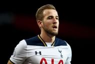 MANCHESTER, ENGLAND - DECEMBER 11: Harry Kane of Tottenham Hotspur in action during the Premier League match between Manchester United and Tottenham Hotspur at Old Trafford on December 11, 2016 in Manchester, England.  (Photo by Clive Brunskill/Getty Images)